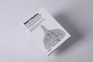 el pensamiento conspiranoico